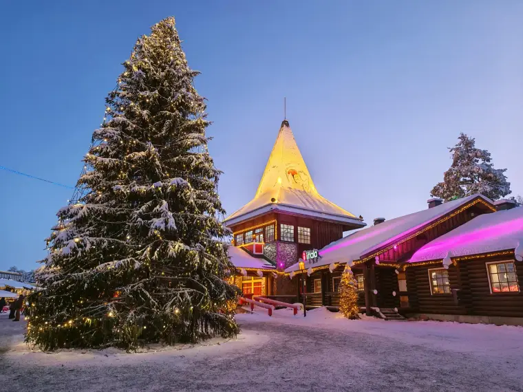 Santa Village, Snowman World & Husky Sled Ride — 4
