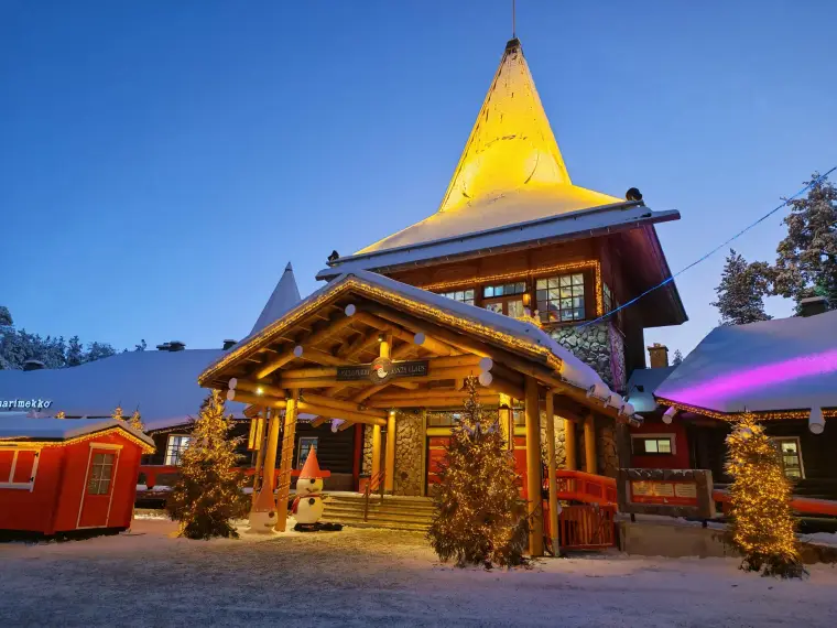 Santa Village, Snowman World & Husky Sled Ride — 11